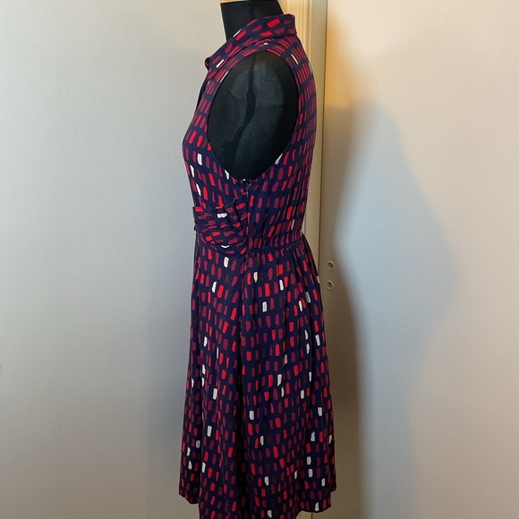 12. 11 1 TYLHO Sleeveless Patterned Black and Red Collared Dress Size Medium - Picture 6 of 9